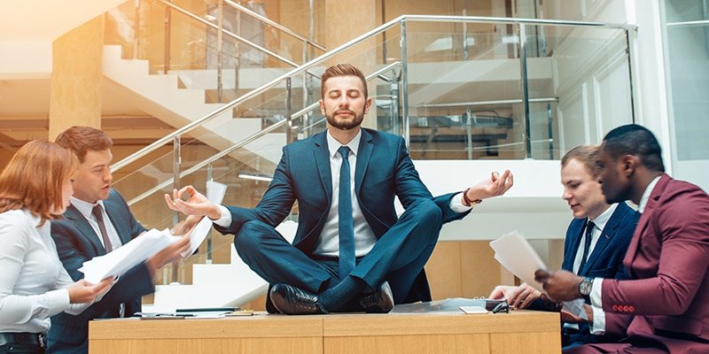 Mindfulness no Ambiente de Trabalho: Pausas Conscientes e Foco no Presente